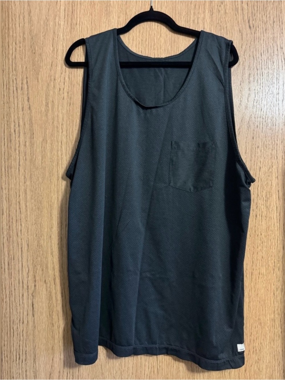 Vuori Men's Sleeveless Tank with Chest Pocket